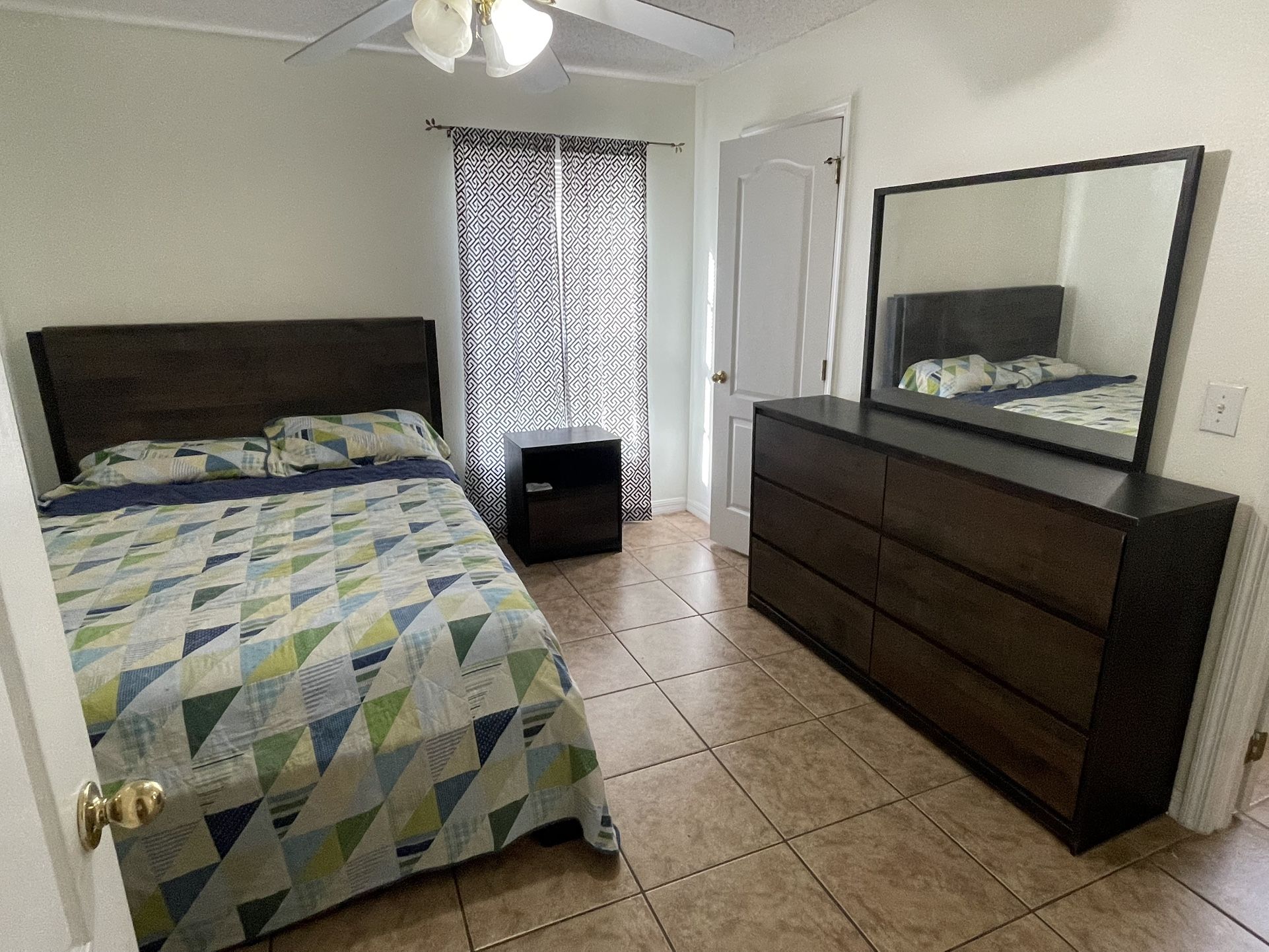 Queen sized bedroom set