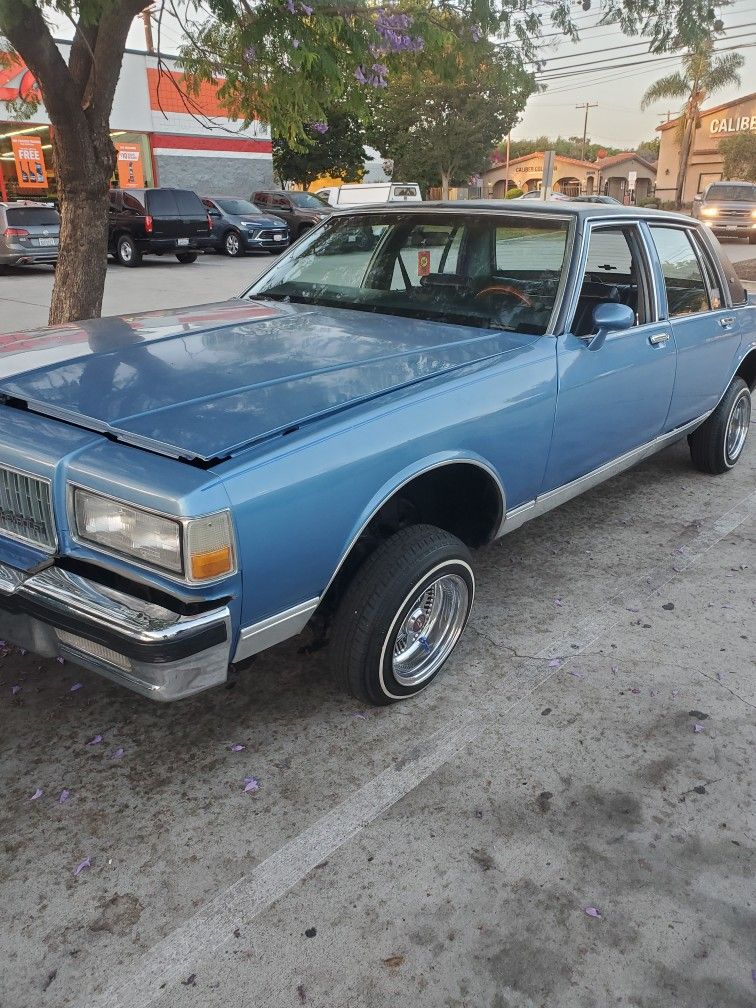 Lowrider Chevy Caprice Euro Updated 2 Pumps 8 batteries 4 Switches Hydraulics 🔥 V8 305