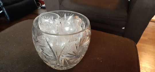 Thick lead crystal punch bowl