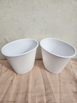 2 NEW small white trash bins, 5 liters