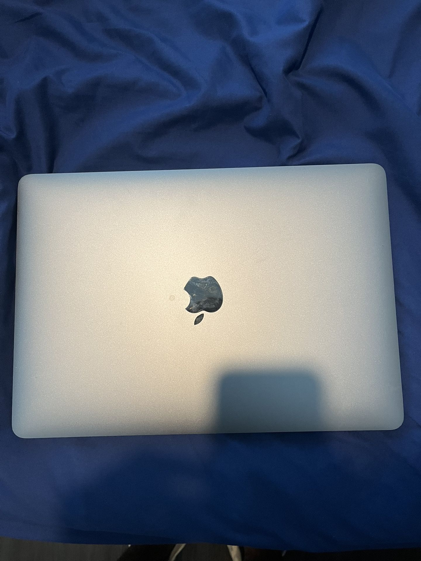 Apple 2020 MacBook Pro M1 Chip (13-inch, 8GB RAM, 256GB SSD