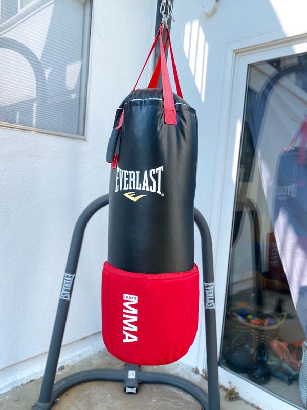 EVERLAST MMA OmniStrike 80lb. Heavy Bag NO STAND for Sale in Los