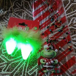 Grinch Lighup Earrings And Necklace Set 