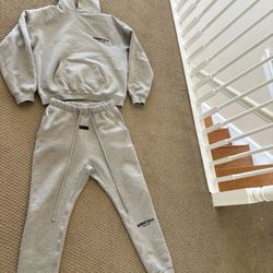 Grey Essential Sweat Suit Medium 