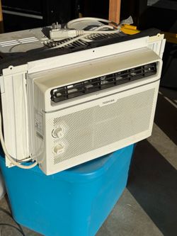 Window air conditioner and window stand