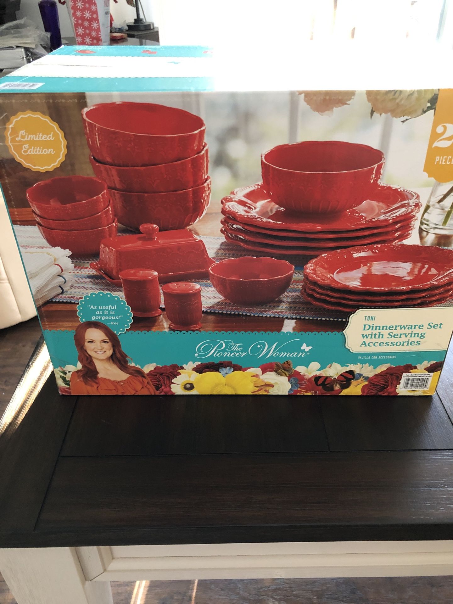 “Limited Edition” Pioneer Woman Dinnerware Set