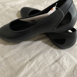 Womens Size 4 Crocs 