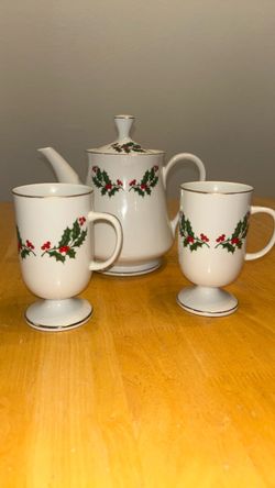 Christmas Holly Porcelain Tea Set with Mugs