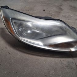2012 THRU 2014 FORD FOCUS PASSENGER SIDE HEADLIGHT