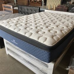 Queen Pillow Top Mattress