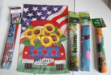5 Nice Garden Flags & a St Pattys Day Door Banner. See Description