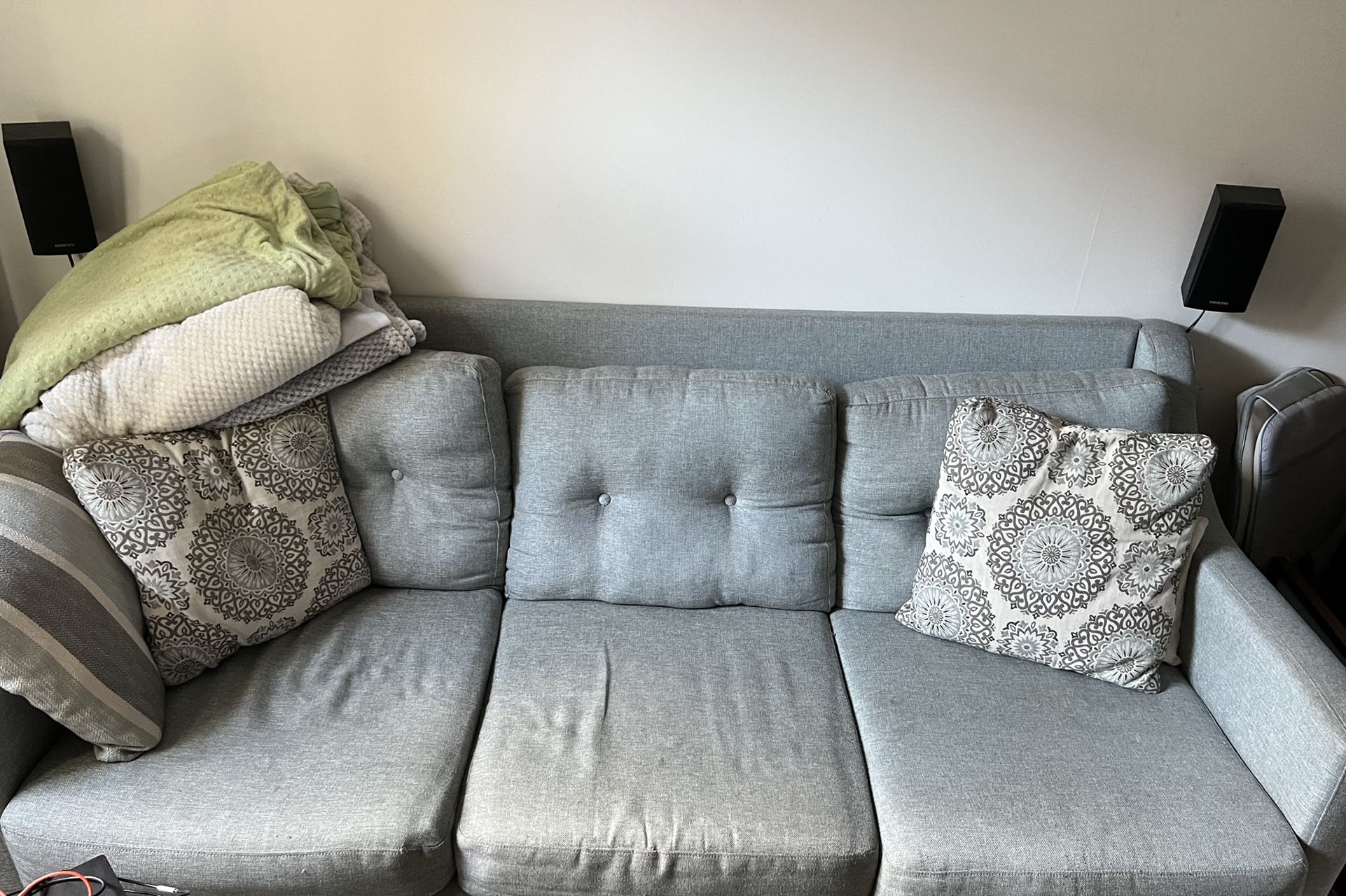 Kristoff Sofa in Grande Mist