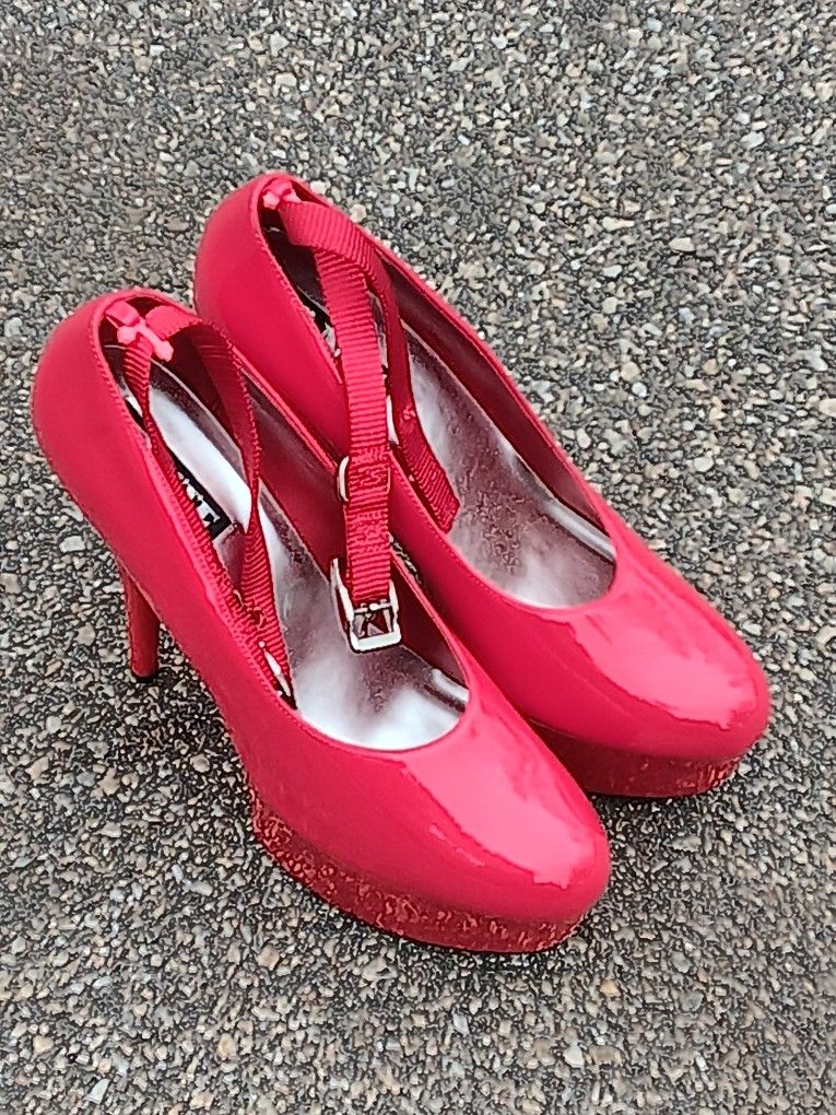 Worn Twice Red HIGH Heels Size 11