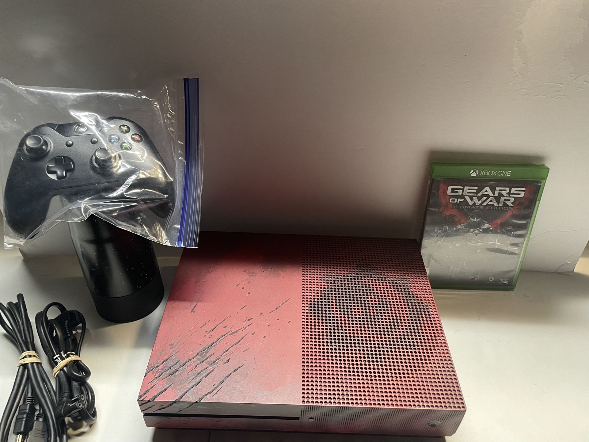 Xbox One S -2TB Limited Edition Gears Of War Set