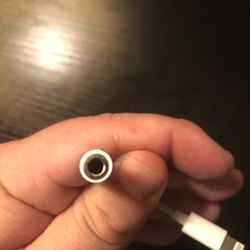 Apple Lightning to 3.5mm Headphone Adapter – Open Box