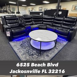 Black Leather Sectional. 🚚WE DELIVER🚚