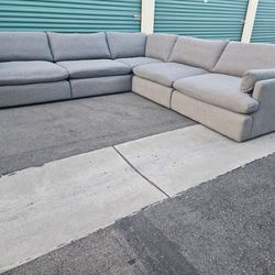 FREE DELIVERY!!! Ashley "Tanavi" 5 Piece Gray Modular Couch ($3K Retail...60% OFF)