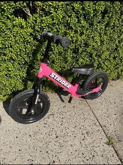 Strider Balance Bike Pink Kids excellent condition!
