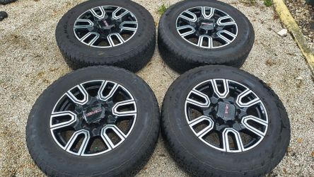 GMC Sierra 2500/3500 HD AT4 wheels and tires 20"