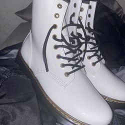 Dr. Marten’s White Boots  (Men ‘s 10)