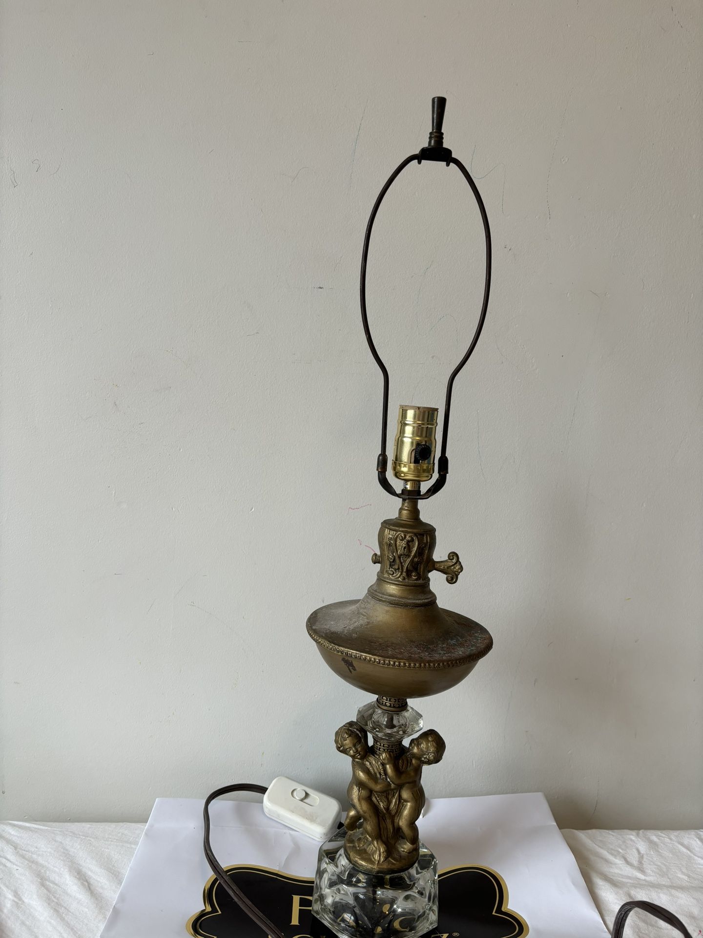 Vintage Antique Brass Cherub Crystal Hollywood Regency Table Lamp Light