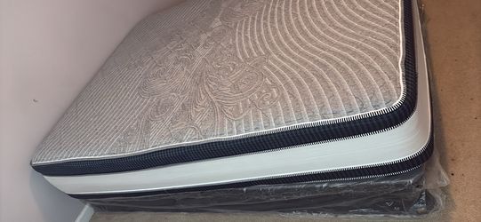 Queen size mattress & box spring