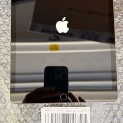 iPad 8th Gen 32GB WiFi Space Gray – Excellent Condition