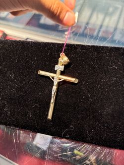 CROSS PENDANT 10K