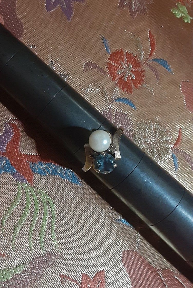 c1960 Pearl & Blue Topaz + Diamond Sz 6.5 10k. 3 g