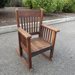 Antique children's rocking chair .Arts & Crafts Mission Oak Antique Rocker  Rocking Chair