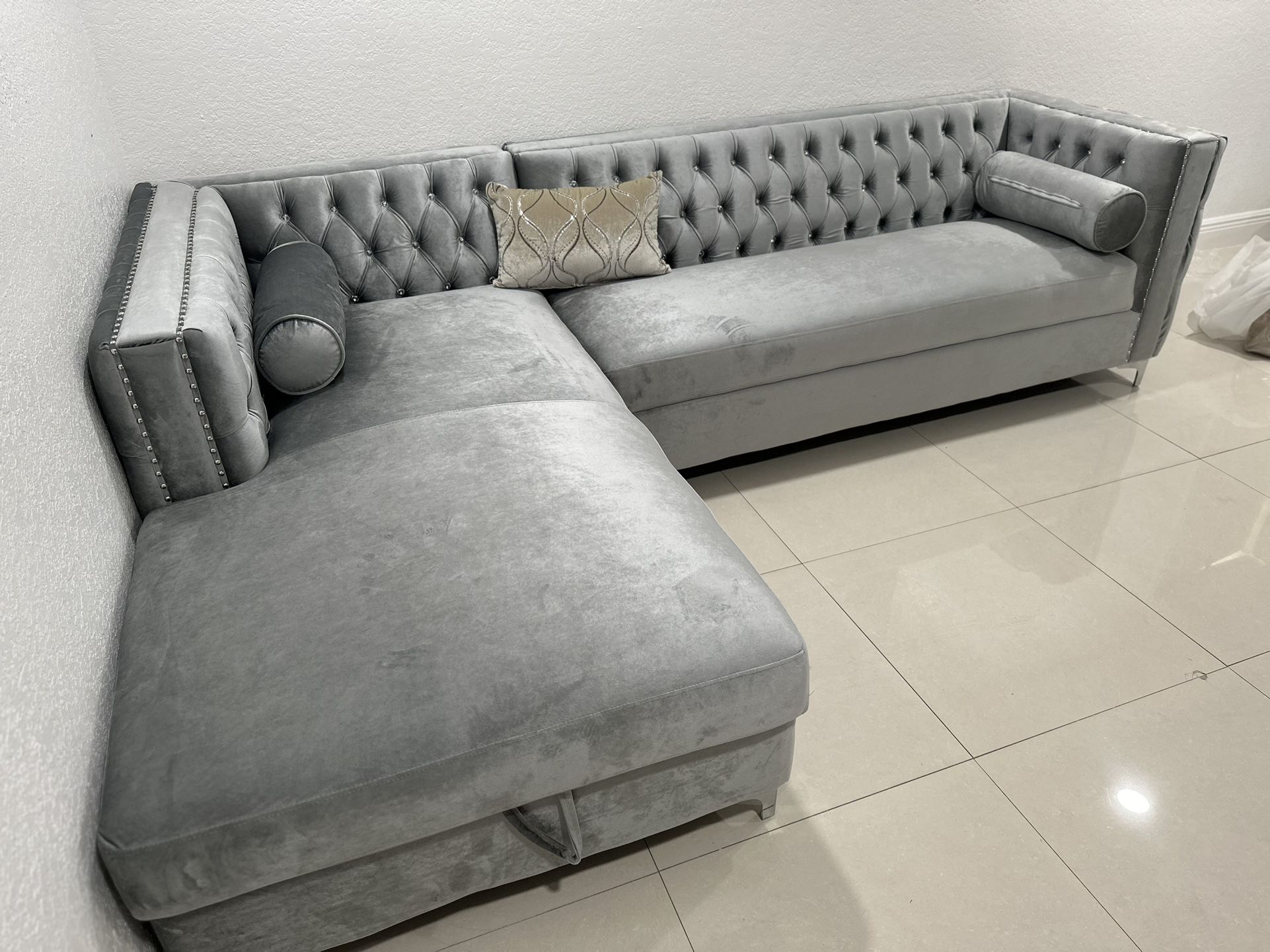 Brand new sectional in box- shop now pay later. 🔥Free Delivery🔥 