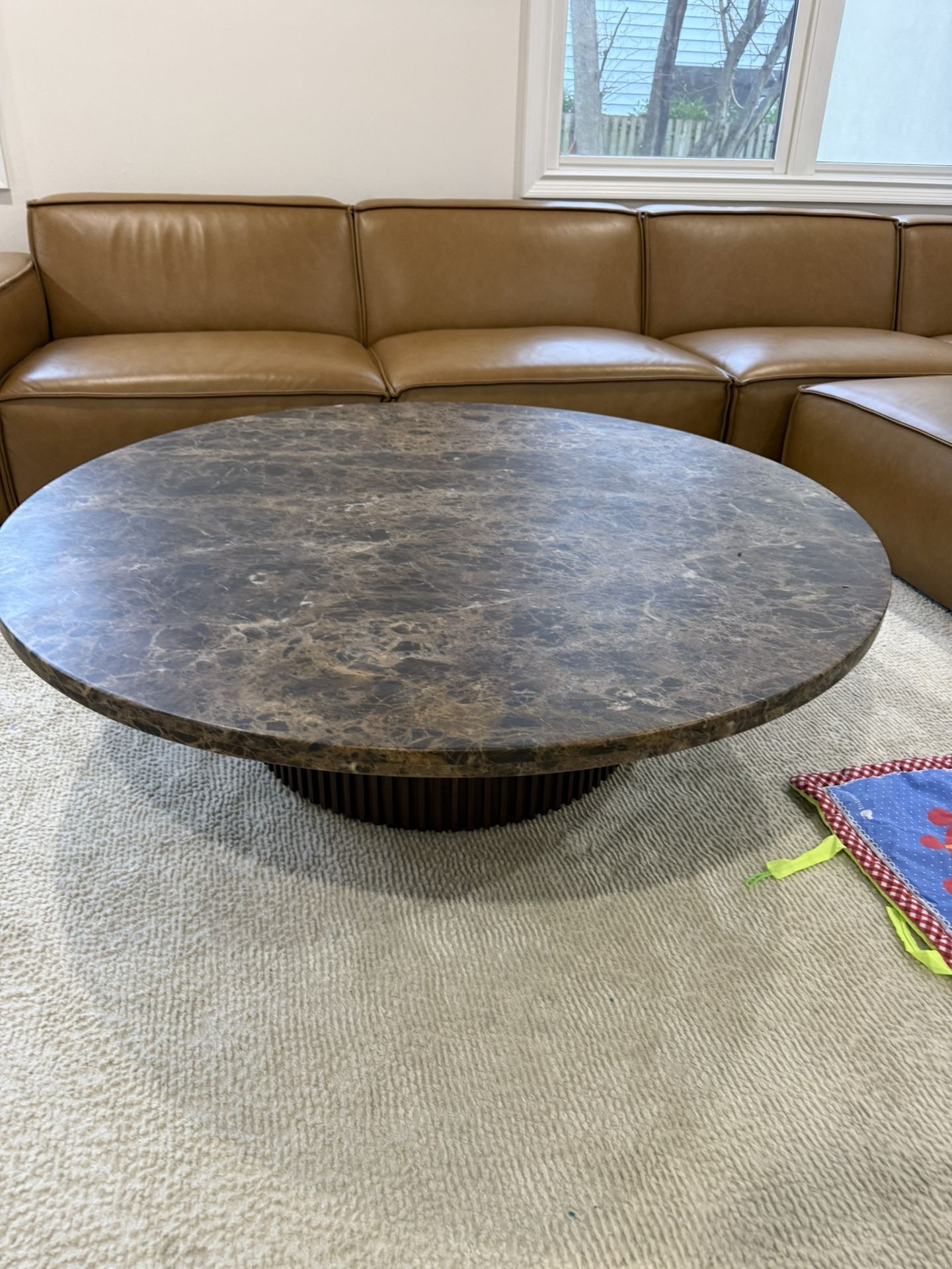BYRON EMPERADOR ROUND PEDESTAL COFFEE TABLE