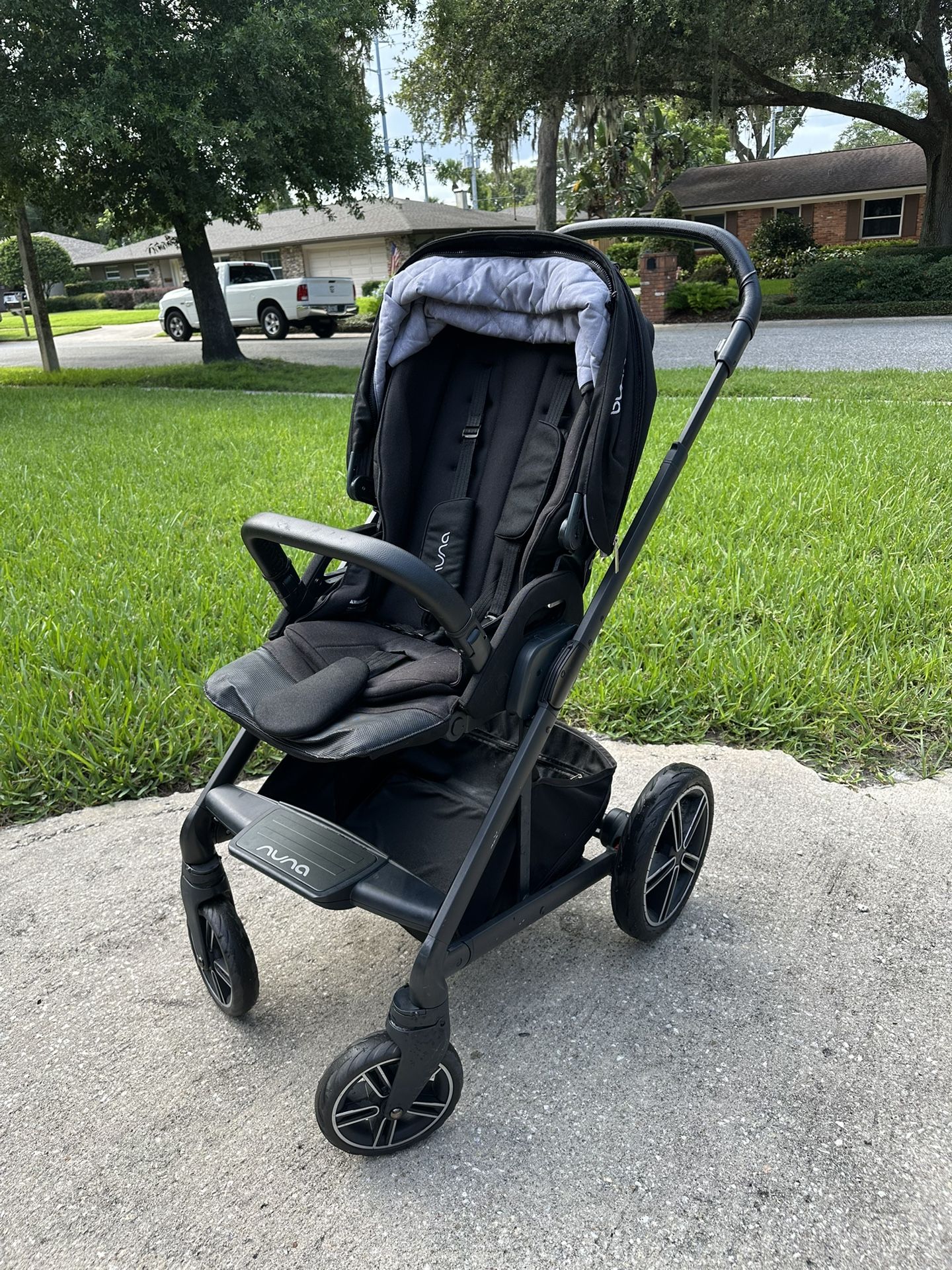 Nuna Mix/Nuna Pipa Lite/Nuna Careseat Base X2