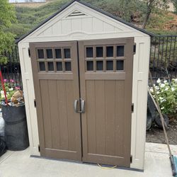 Lifetime Storage shed 6’x30”x7’