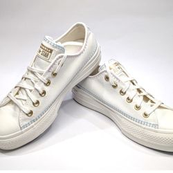 NEW  Converse Gold Tag Women’s Sz 9 Sneakers Platform Chuck Taylor All star Sneakers NWT