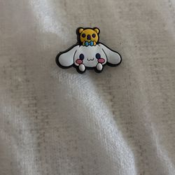 Cinnamon roll Croc Jibbetz