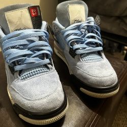 UNC Jordan 4 