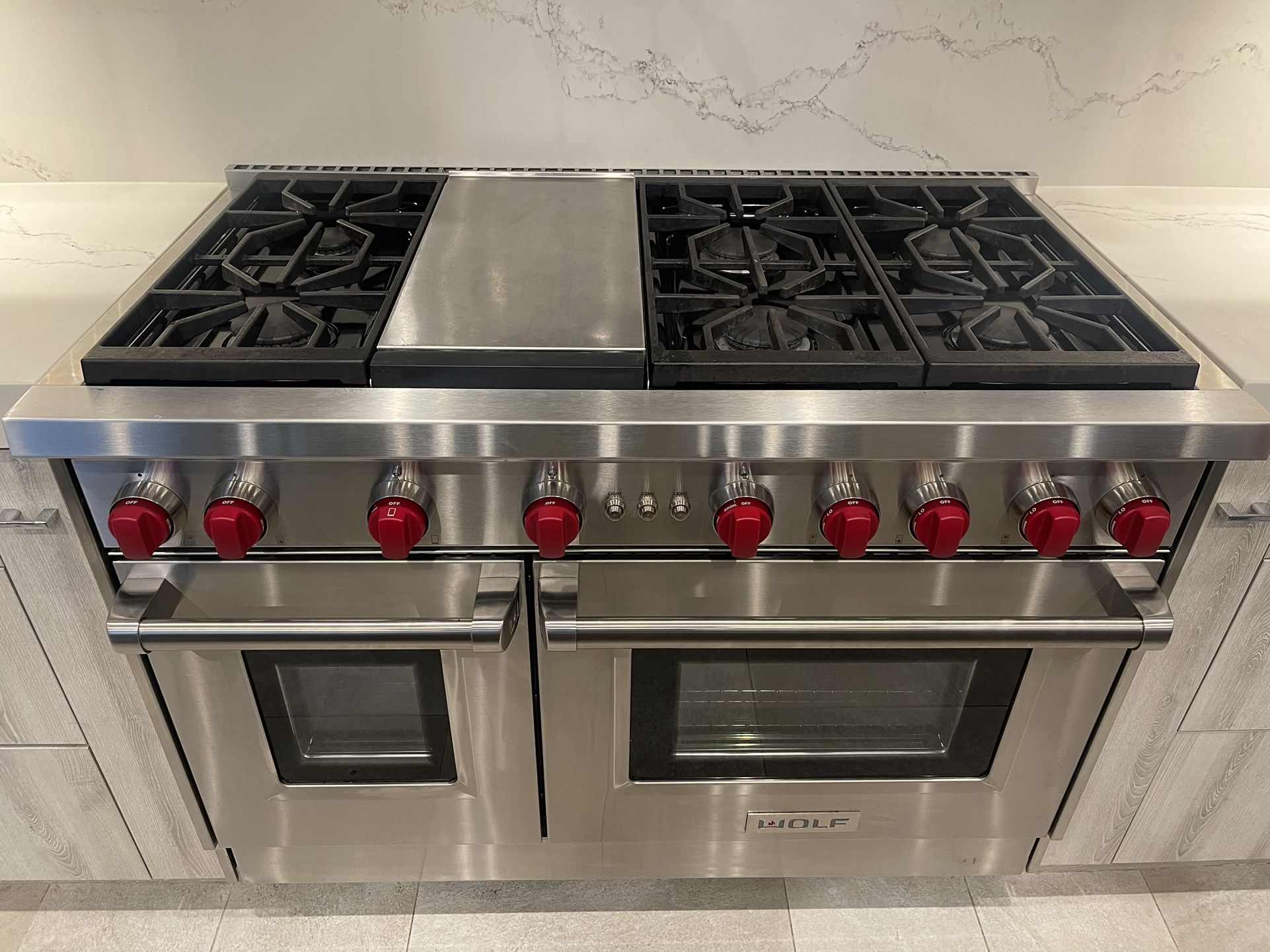 48” Wolf Gas Range — GREAT CONDITION barely Used CLEAN for Sale in City