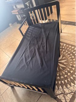 Toddler bed
