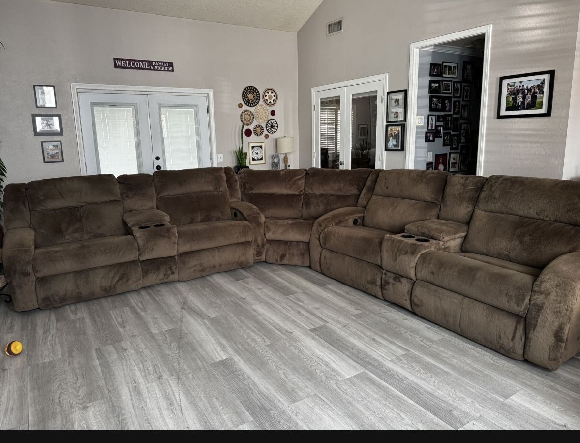 RECLINER LIVING ROOM SET