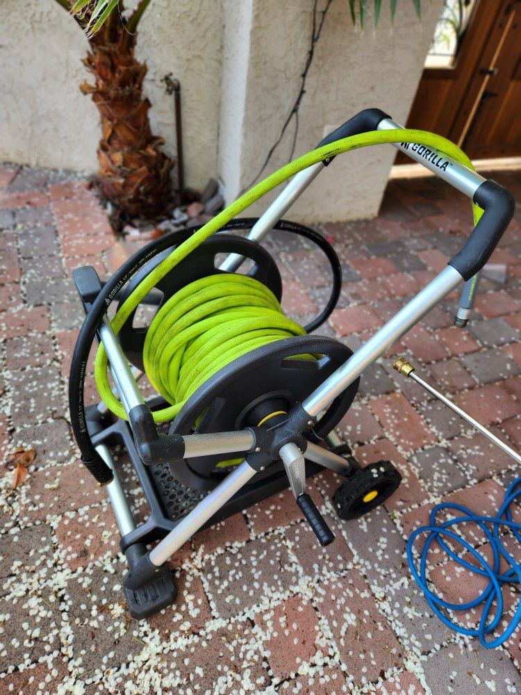 New Gorilla Hose Reel With 100ft Flexzilla 5/8 Water Hose. for