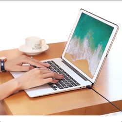 Elevate Your iPad Pro Experience with the GOLD&CHERRY Keyboard Case.