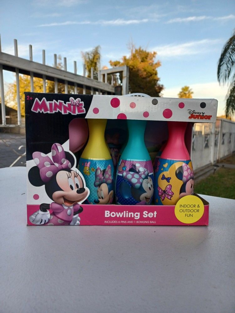Minnie Bowling Set