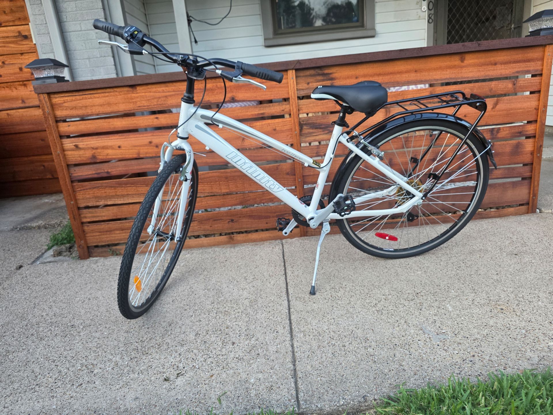 white Infinity Boss Three 7-Speed Hybrid Bike