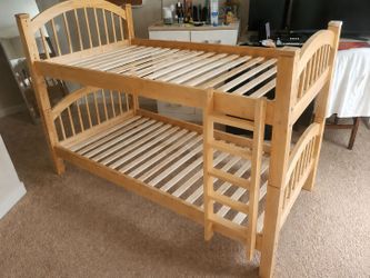 Dania wooden bunk bed with 2 sealy mantrases. It can be used as 2 separate beds, great condition, twin size