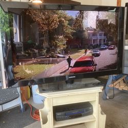 Samsung TV Flat Screen  Model  #  LN46A580P6F XZA