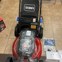 New Toro 21in. Recycler SmartStow 60-Volt Lithium-lon Brushless Cordless Battery Walk Behind Push Mower - 4.0 Ah Battery, Charger