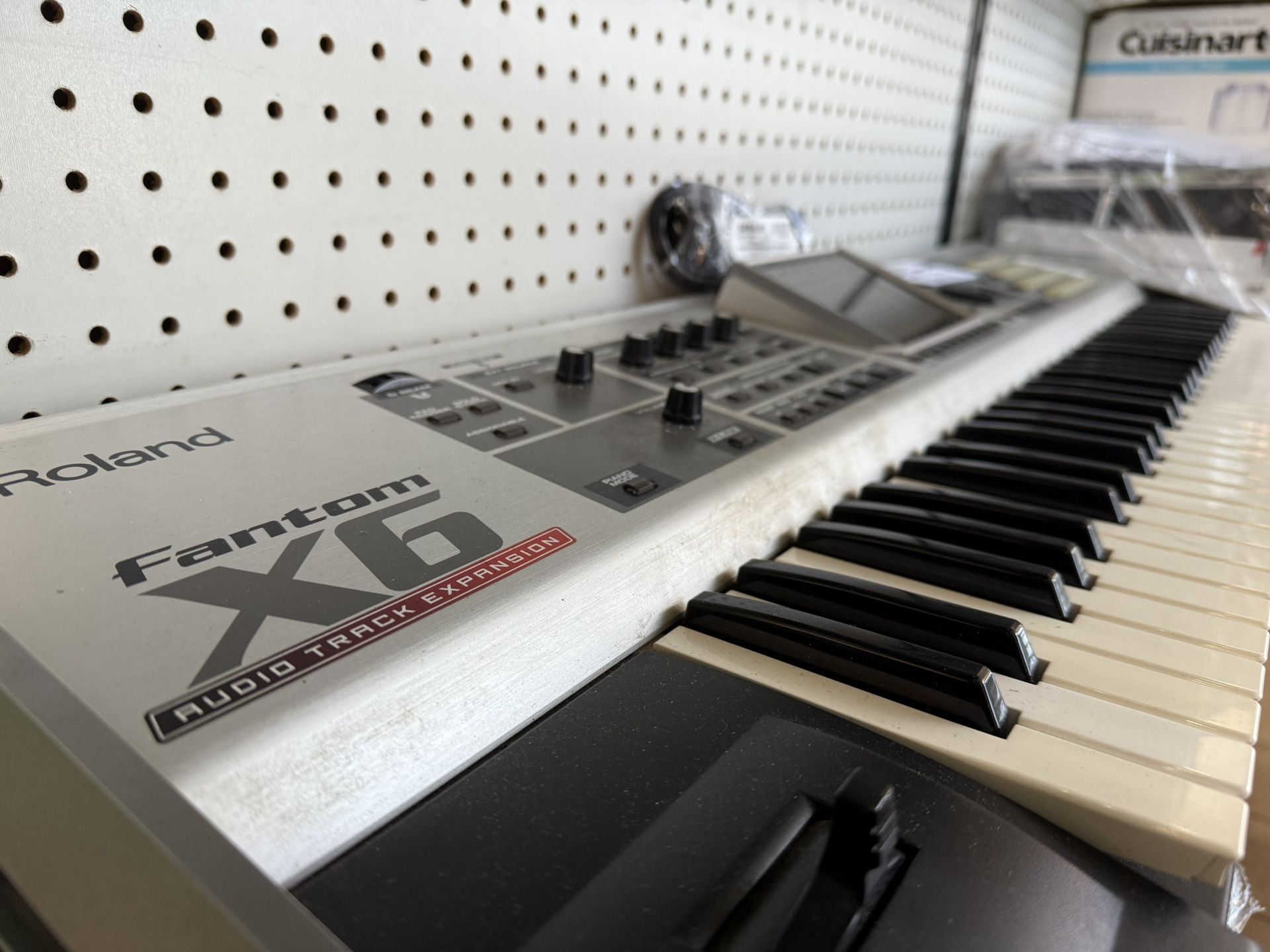 ROLAND SYNTHESIZER FANTOM KEYBOARD