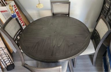 Round Dining Table with 6 Chairs