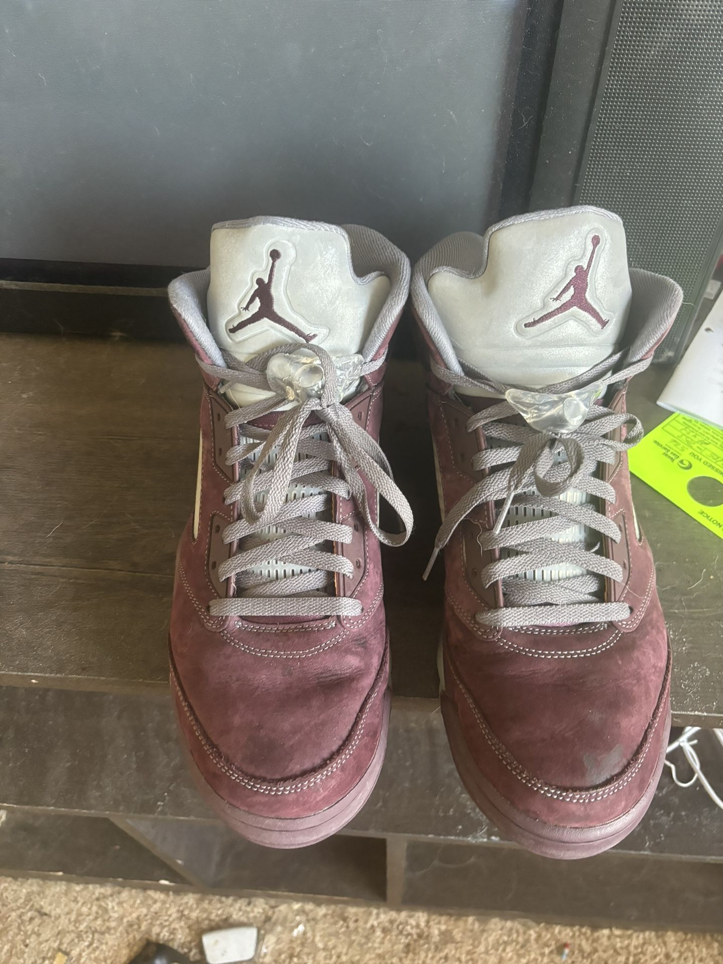 Jordan 5 burgundy 